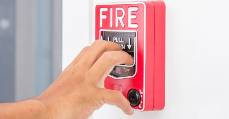 বাসায় আগুন থেকে সাবধান থাকতে যেসব বিষয়ে খেয়াল রাখবেন