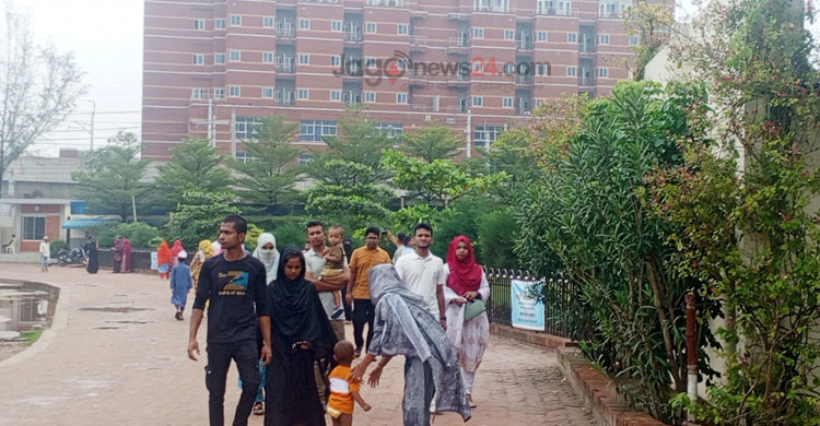 সন্তানহারা বাবা-মাকেও মাইলস্টোনে প্রবেশে বাধা, হেনস্তার অভিযোগ