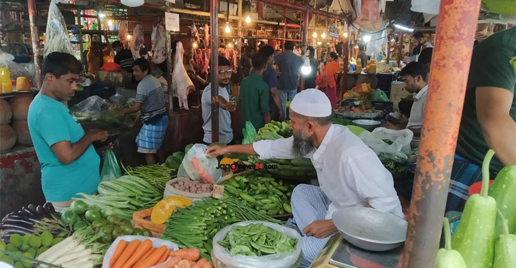 বৃষ্টির অজুহাতে বেড়েছে কাঁচামরিচ-সবজির দাম