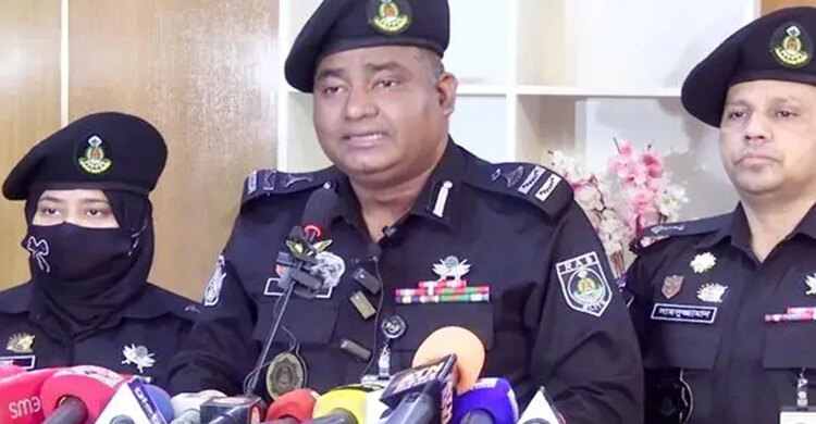 অসাধু কারা সদস্যদের সহায়তায় সেই তিন আসামি পালিয়ে যায় র‌্যাব