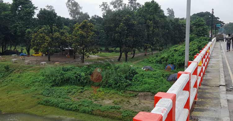 সরকারি জমি দখলে নিয়ে বৈষম্যবিরোধী তিন শিক্ষার্থীর রেস্তোরাঁ