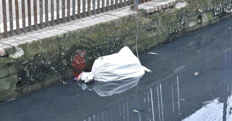 কুতুবখালী খাল যেন ময়লার ভাগাড়, সারাক্ষণ মশা-মাছির ওড়াউড়ি