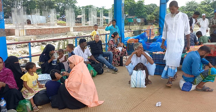 দুই মাস বন্ধ নির্মাণকাজ, যাত্রীদের ভোগান্তি