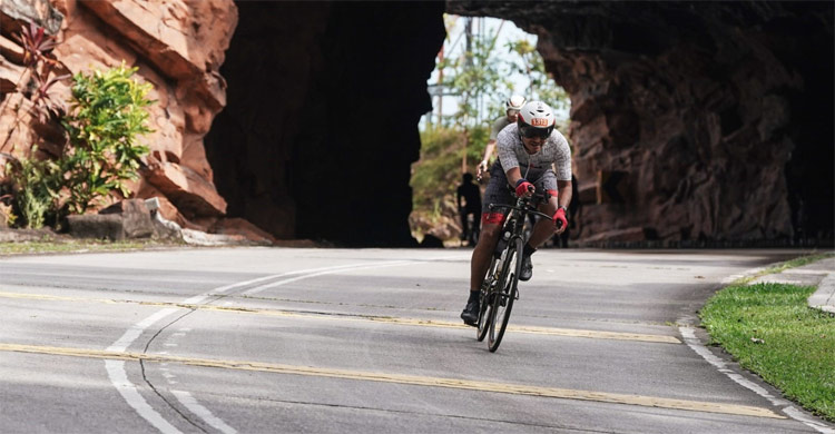 দুই ব্যাংক কর্মকর্তার অদম্য ইচ্ছাশক্তির গল্প