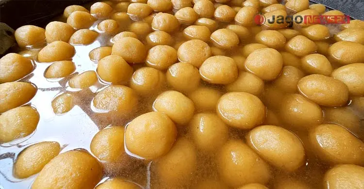 পহেলা বৈশাখে মিষ্টিমুখ, ক্রেতা-বিক্রেতার বন্ধন টিকে আছে যুগ যুগ ধরে