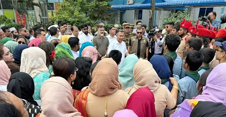 এটা আমার মেয়র সাহেব, পরিষ্কার করছে তো: প্রধানমন্ত্রী