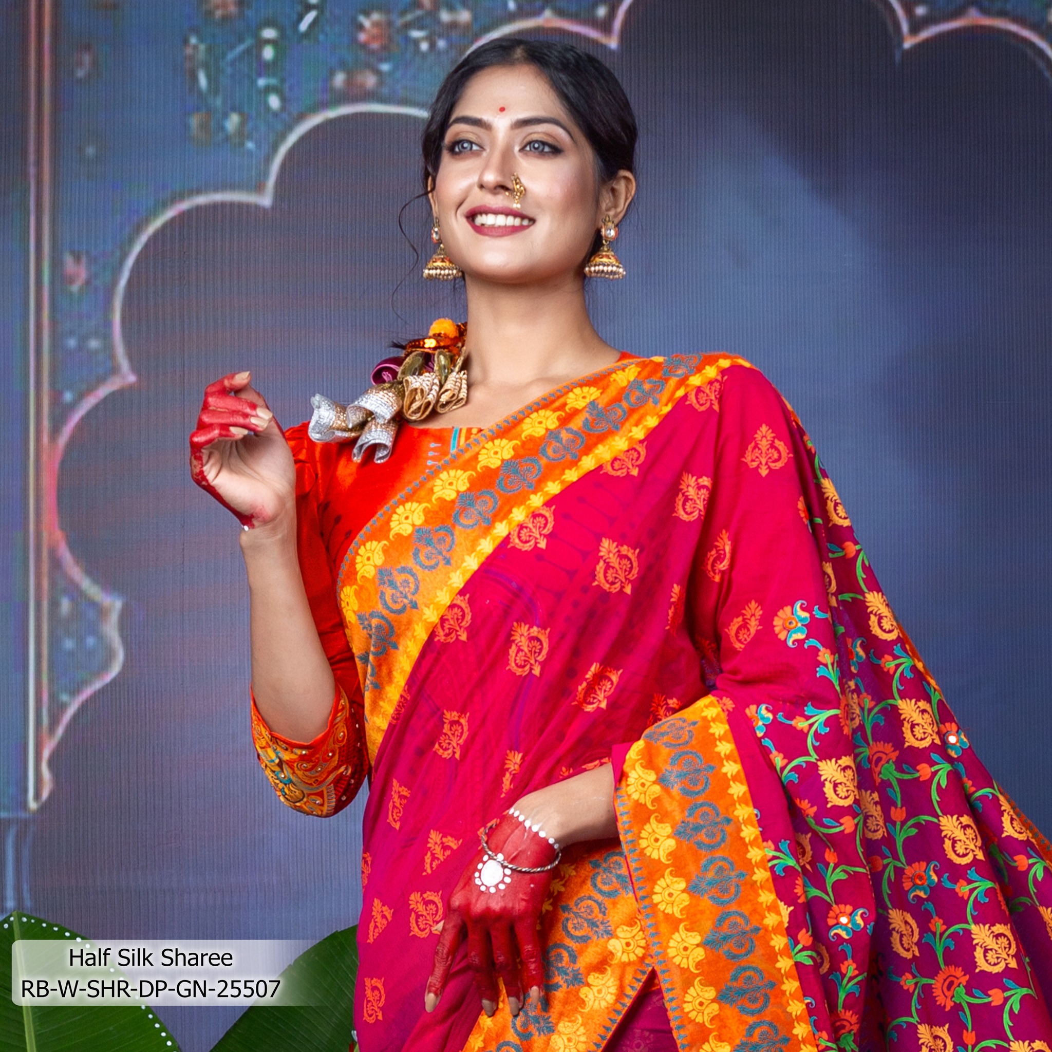 ষষ্ঠী থেকে দশমী, শাড়িতে পূজার আমেজ