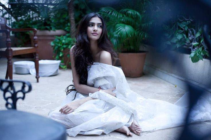 ব্লাউজ ছাড়া ও ফুলস্লিভ ব্লাউজের সঙ্গে জামদানি