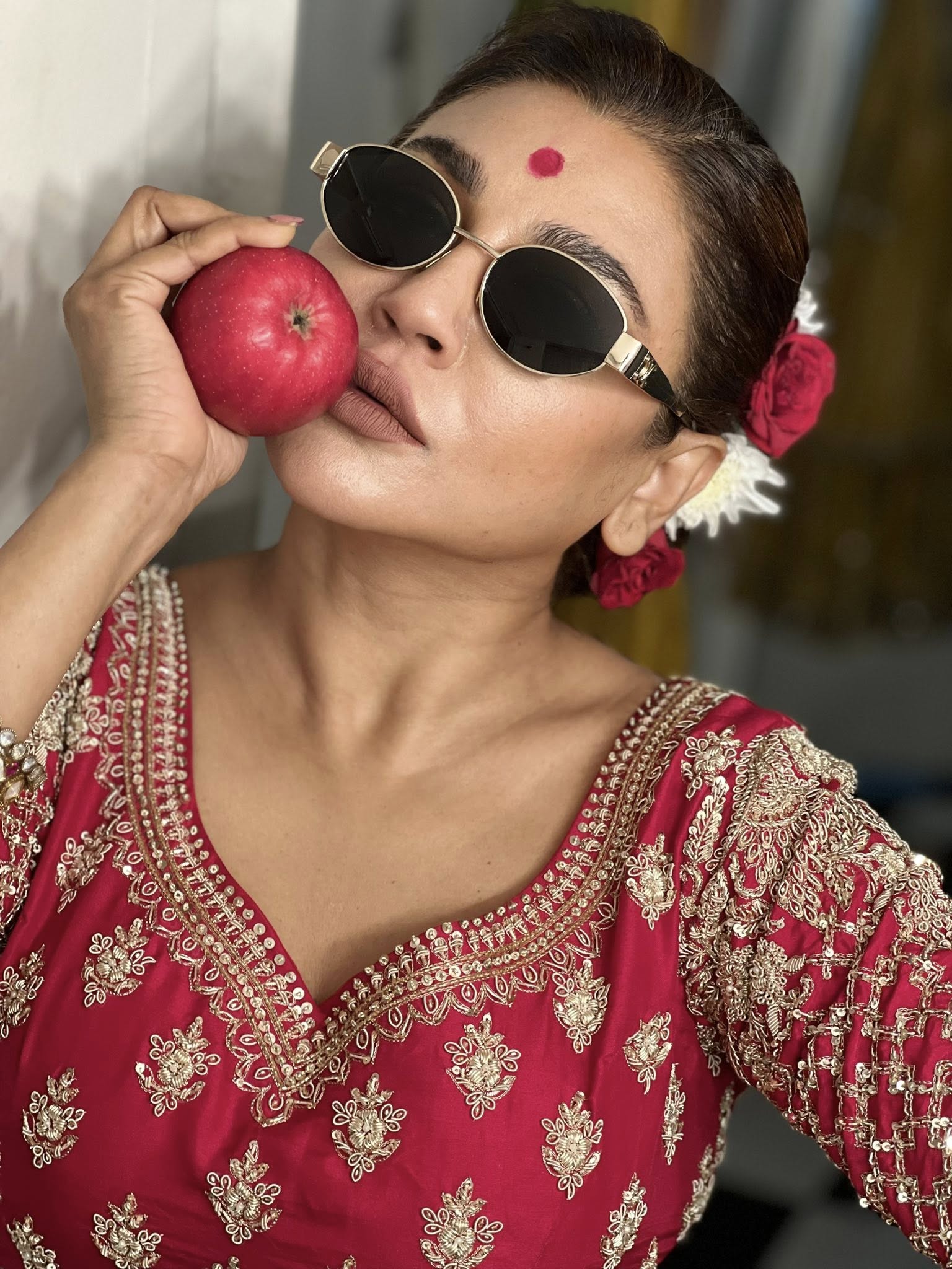 আপেল হওয়া বারণ জয়া আহসানের