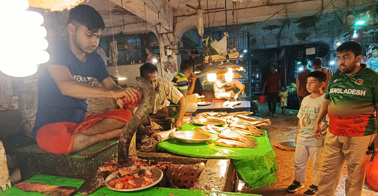 খুচরা বাজারে মাছের দাম চড়া