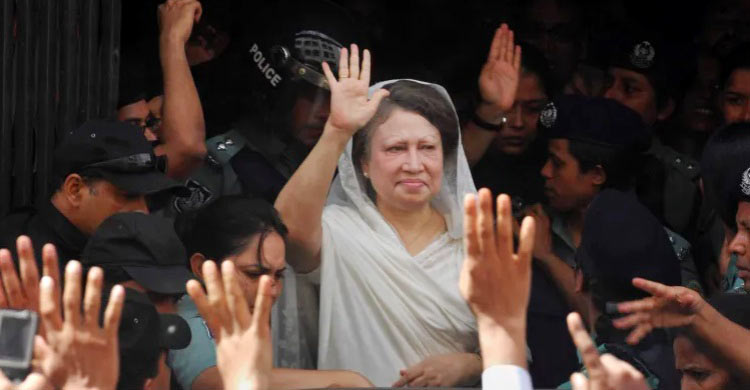 চরম সংকটেও অটল খালেদা জিয়ার &lsquo;সংগ্রামী জীবন&rsquo;