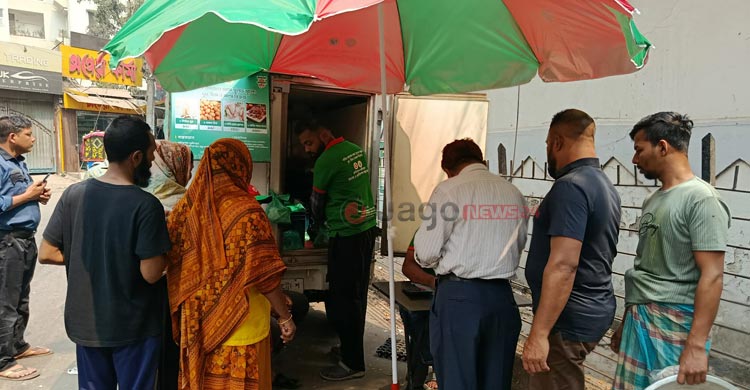 গাড়ি এলো