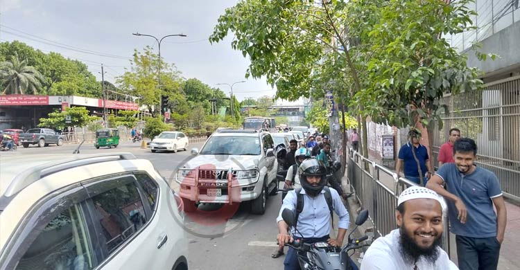 পাম্পের সামনে জ্বালানি তেলের জন্য অপেক্ষা আর কত?