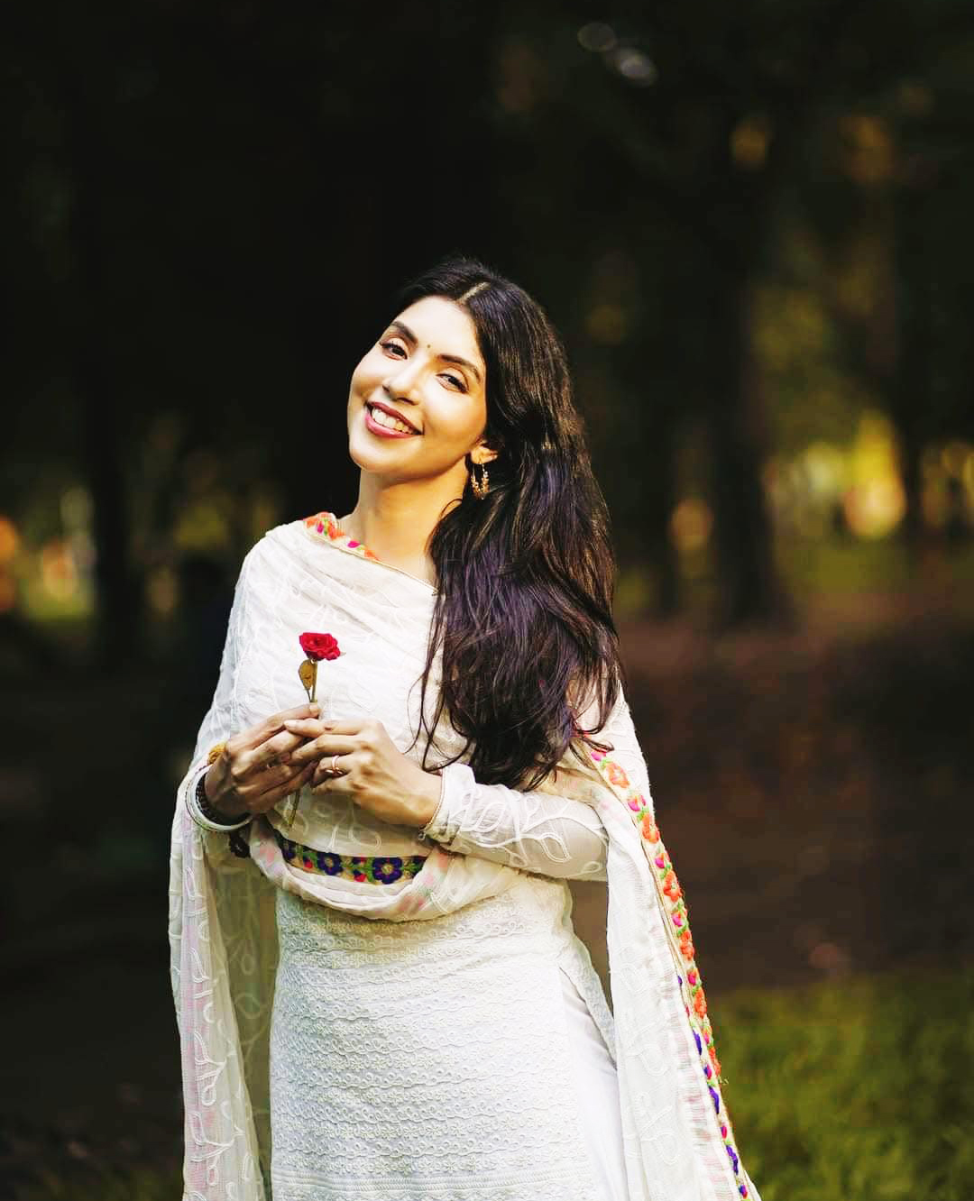 মঞ্চে নওশাবা, ওটিটিতেও নওশাবা