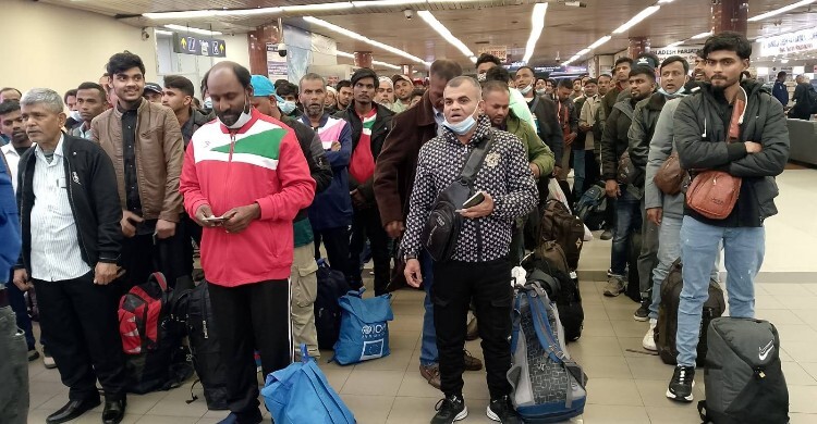 লিবিয়ায় আটকে পড়া ১৭৫ জনকে ফেরালো সরকার