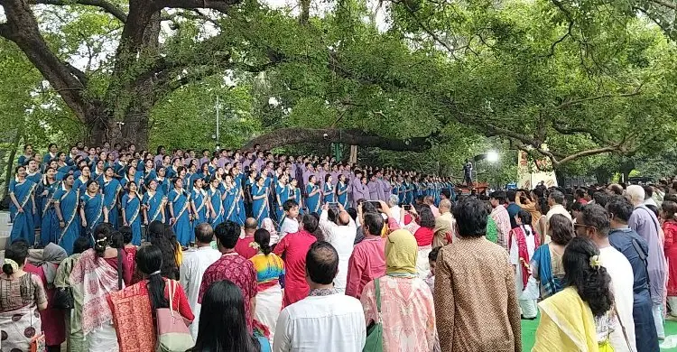 সমবেত কণ্ঠে জাতীয় সংগীতের মধ্য দিয়ে শেষ হলো বর্ষবরণ