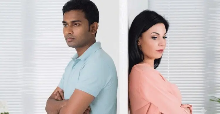 প্রাক্তনের সঙ্গে বন্ধুত্ব রাখা কি সম্ভব