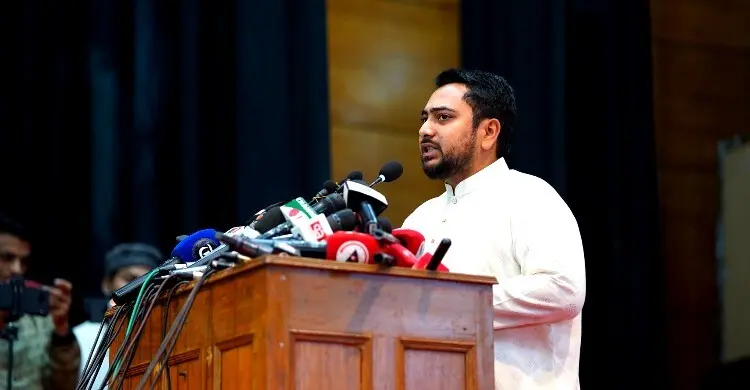 সংস্কারের বদলে পুরোনো ব্যবস্থাই টিকিয়ে রাখতে চায় সরকার: নাহিদ