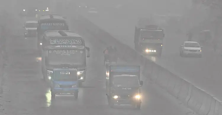 ঢাকায় ঘন কুয়াশা