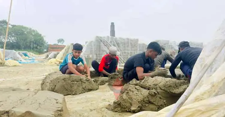 জলবায়ু পরিবর্তনের থাবা, ইটভাটার দাসত্বে শৈশব হারাচ্ছে শিশুরা