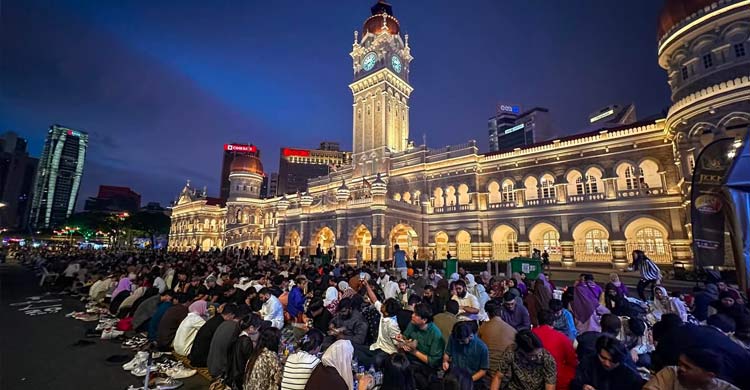 মারদেকা মাঠে ৫ হাজার মানুষের মিলনমেলা, সঙ্গী হলেন বাংলাদেশিরাও