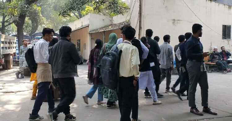 শিক্ষা উপদেষ্টার সঙ্গে দেখা করতে সচিবালয়ে যাচ্ছেন ১৬ শিক্ষার্থী