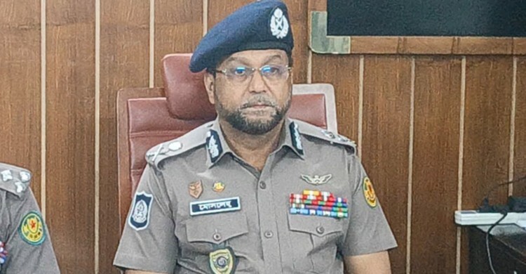 অস্ত্র দিয়ে পুলিশের ওপর আক্রমণ করলে অবশ্যই আত্মরক্ষায় বল প্রয়োগ হবে