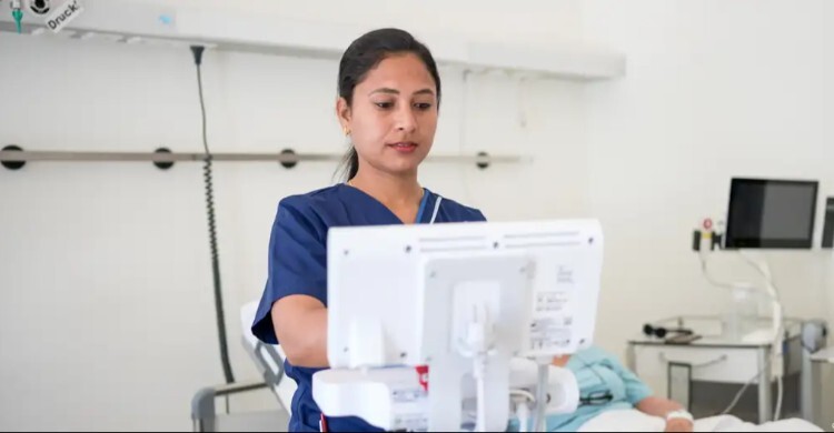 জার্মানিতে দক্ষ কর্মীর চরম সংকট, দরকার লাখ লাখ অভিবাসী