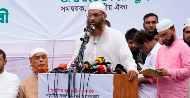 হাদির হত্যাকারীরা ভারতে জামাই আদরে প্রতিপালিত হচ্ছে: মামুনুল হক