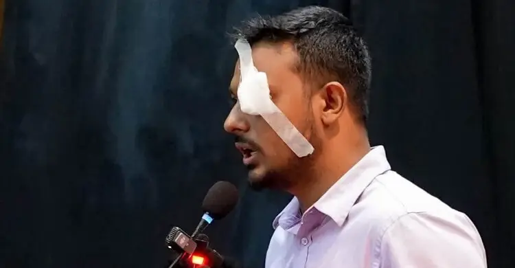 নাসীরুদ্দীন পাটওয়ারীর চোখে ব্যান্ডেজ কেন?