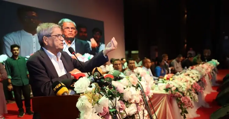 চাকরি না খুঁজে কৃষিভিত্তিক শিল্প গড়ে তুলুন: নবীন শিক্ষার্থীদের ফখরুল