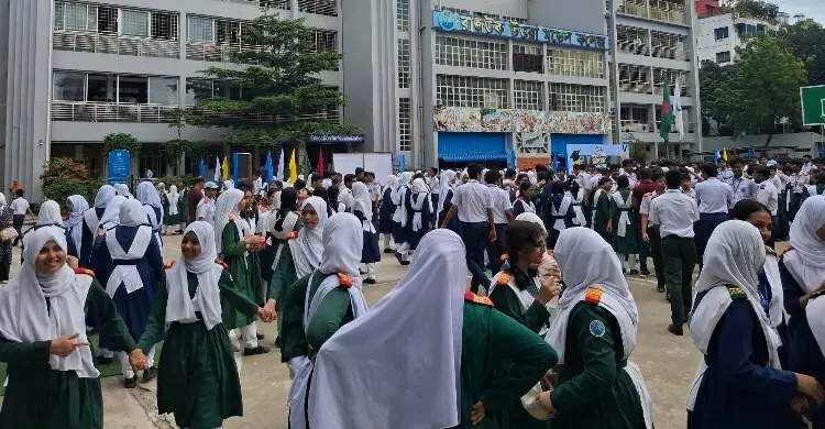 প্রবাসে থেকে এসএসসি পরীক্ষা দিয়ে পাস ৩৫৪ জন