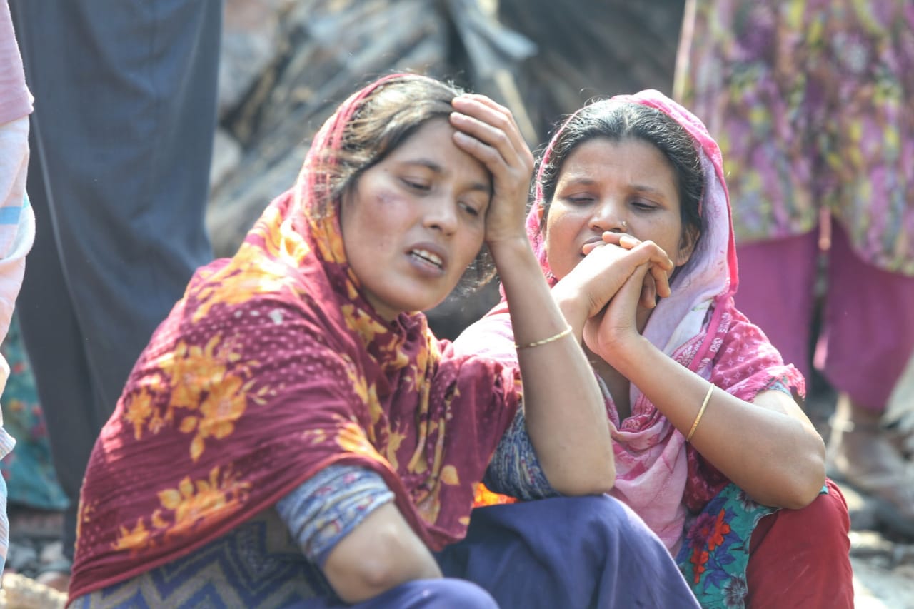 আগুন শুধু ঘরই না, পুড়ায় মানুষের ভরসাও