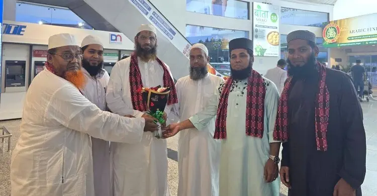 নেপালে পৌঁছেছেন মামুনুল হক