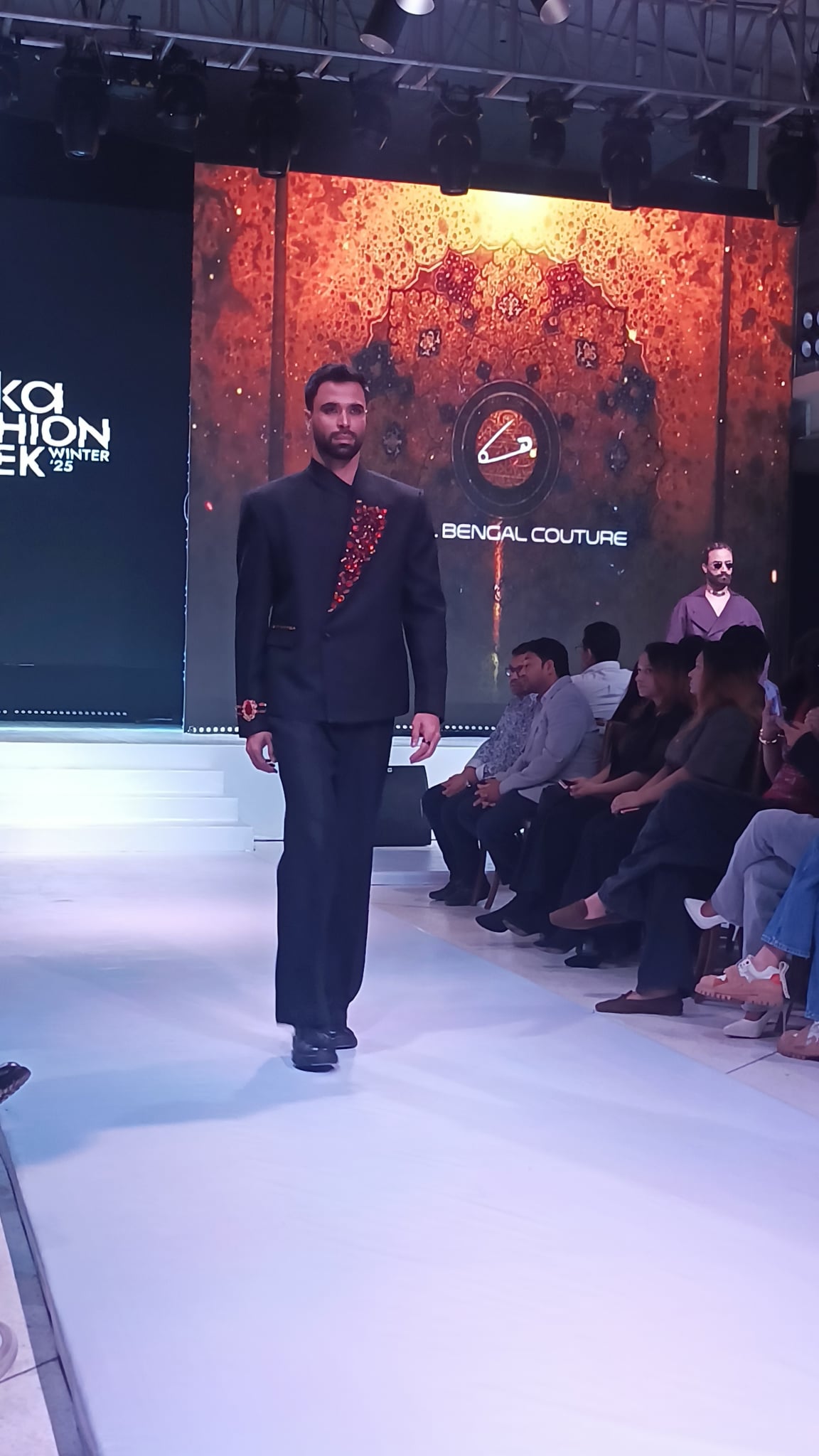 তরুণ সৃজনশীলতার ঝলক প্রথম দিনে