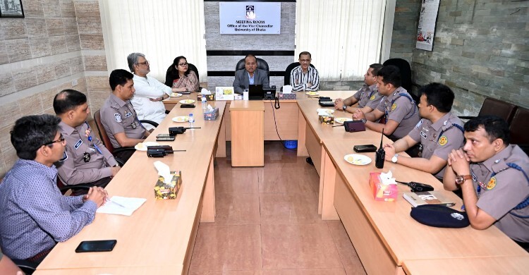 মাদকের বিরুদ্ধে ‘জিরো টলারেন্স’ নীতি নেওয়ার নির্দেশ ঢাবি উপাচার্যের