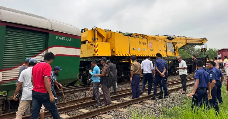 ঈশ্বরদীতে লাইনচ্যুত বগি উদ্ধার, উত্তরাঞ্চলে ট্রেন চলাচল স্বাভাবিক