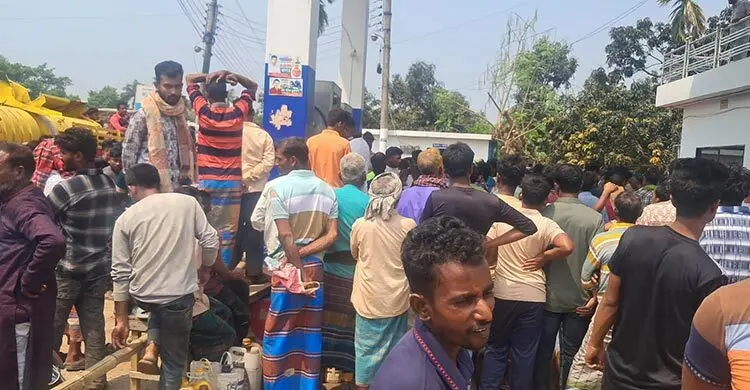 মেহেরপুরে জ্বালানি তেলের তীব্র সংকট, ভোগান্তি