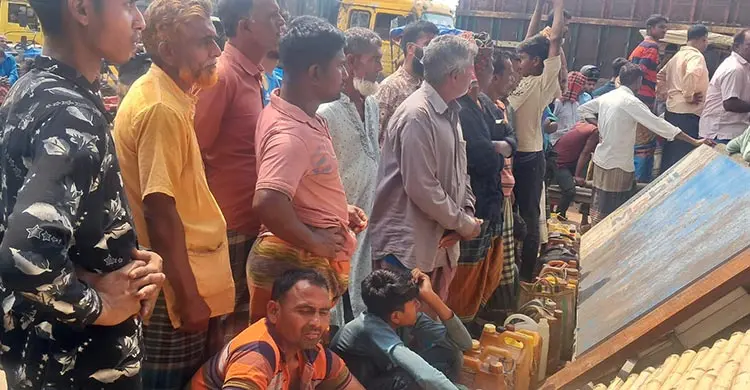 মেহেরপুরে জ্বালানি তেলের তীব্র সংকট, ভোগান্তি