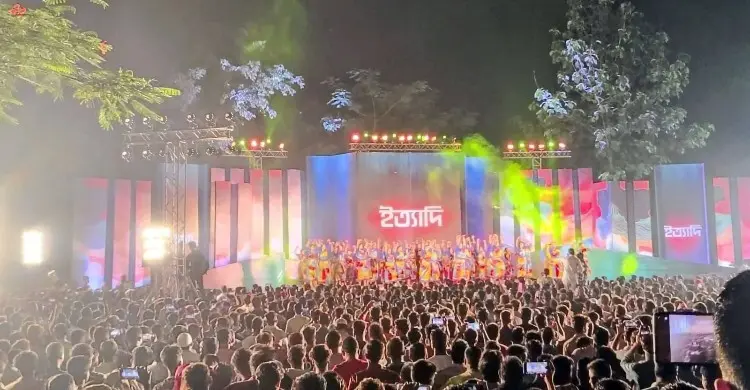 ইত্যাদি দেখতে যাওয়া শতাধিক দর্শকের মোবাইল ফোন চুরি