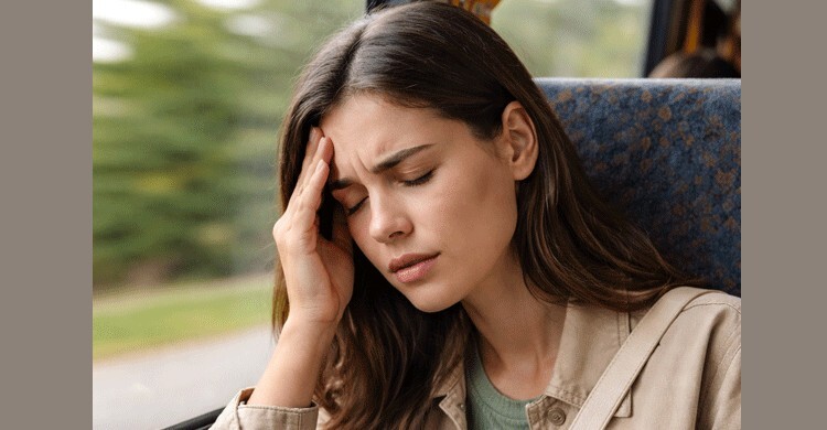 গাড়ির উল্টা দিকে বসে বমি হলে যা করবেন