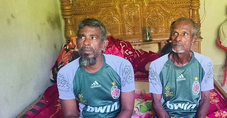 ৩৬ দিন সাগরে ভাসছিলেন শ্রীলঙ্কান বাবা-ছেলে, উদ্ধার করলেন জেলেরা