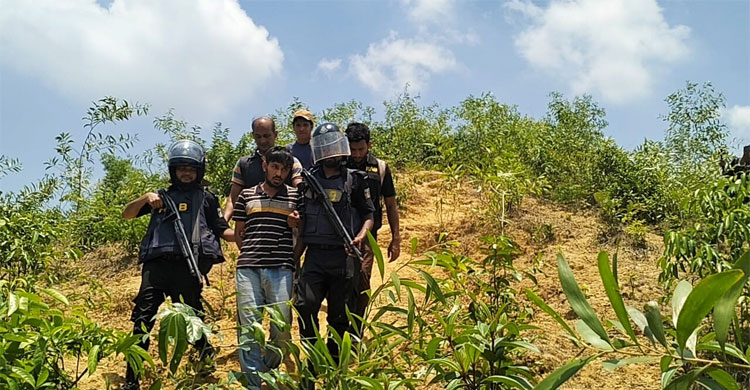 রোহিঙ্গা ক্যাম্পে নাশকতা চালাতে পাহাড়ে আস্তানা গাড়েন আরসা সদস্যরা