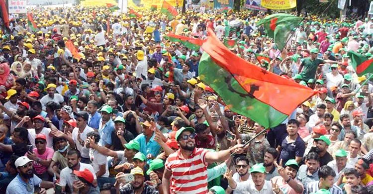 সরকারের পদত্যাগের এক দফা দাবিতে আগামী ২৮ অক্টোবর নয়াপল্টনে মহাসমাবেশ করার বিষয়ে অনড় অবস্থানে বিএনপি