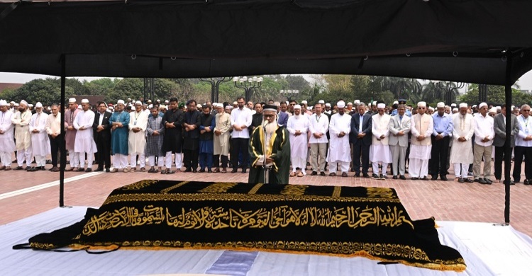 সংসদের দক্ষিণ প্লাজায় অধ্যাপক দিলারা হাফিজের জানাজা সম্পন্ন