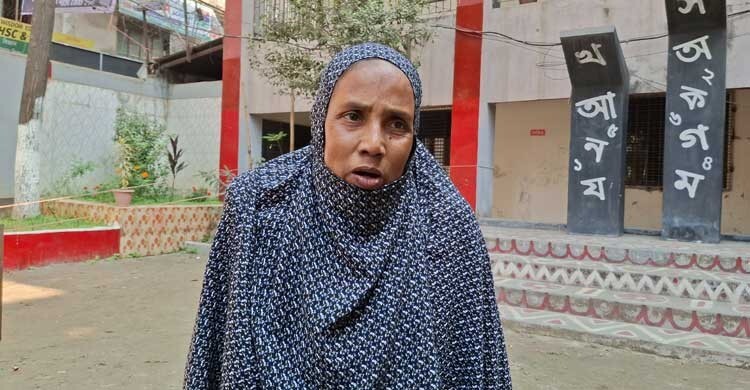 অভাব আর শারীরিক যন্ত্রণাও দমাতে পারেনি আমেনার ভোটাধিকার