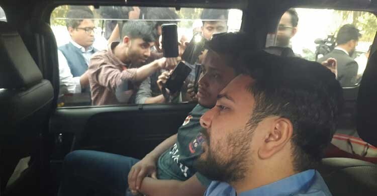 সেই জার্সি পরেই সংসদে হাসনাত