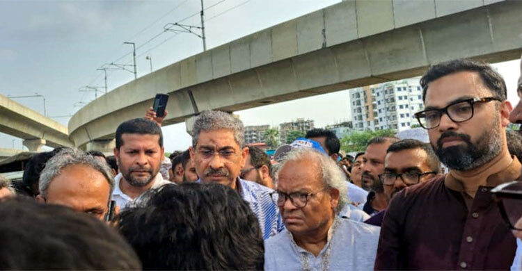 ঘটনাস্থলে বিএনপি নেতা রিজভী ও এ্যানি