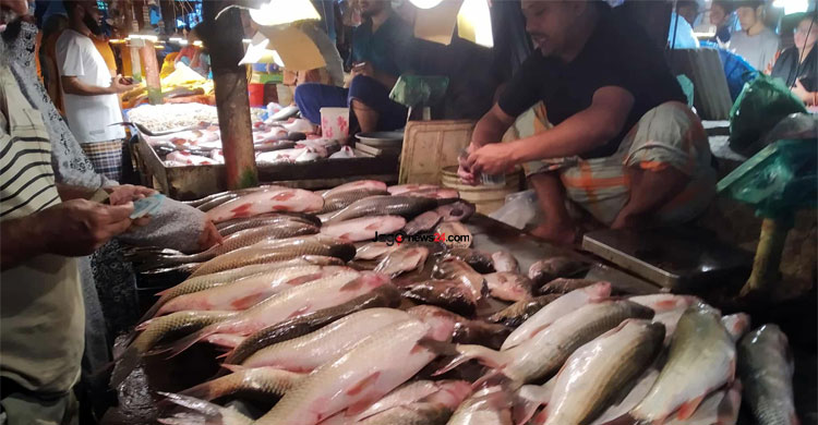 বৃষ্টির অজুহাতে বেড়েছে কাঁচামরিচ-সবজির দাম