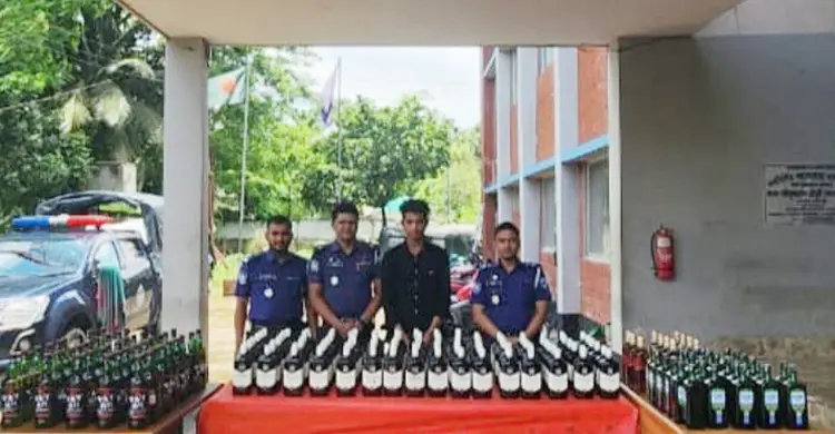 আনোয়ারায় ১৯০ বোতল বিদেশি মদ উদ্ধার